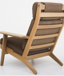 Getama - High Easy Chair 290A by Hans J. Wegner