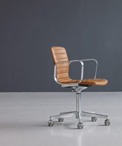 Magnus Olsen - Butterfly Swivel Office Chair