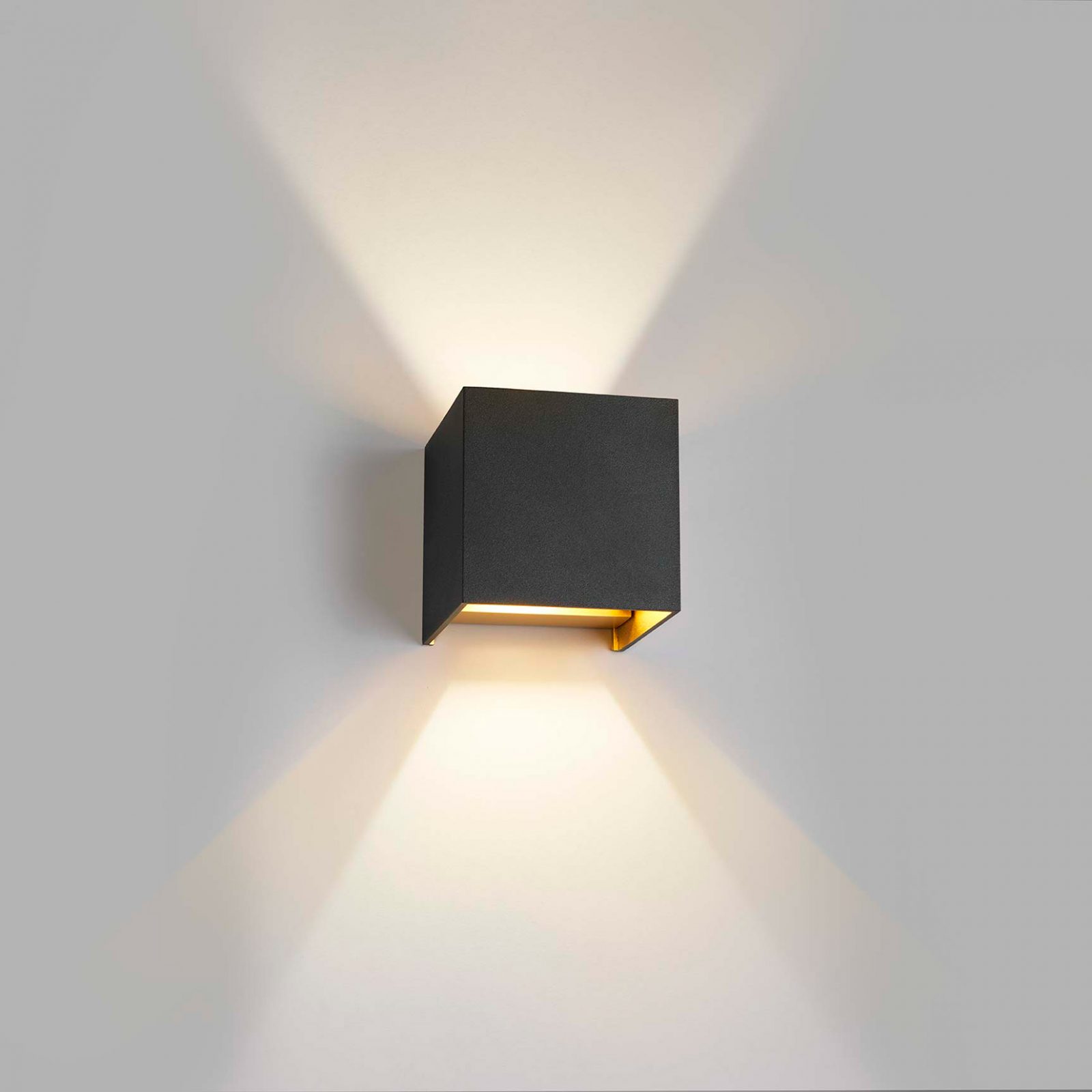 Light Point Box Wall Lamp